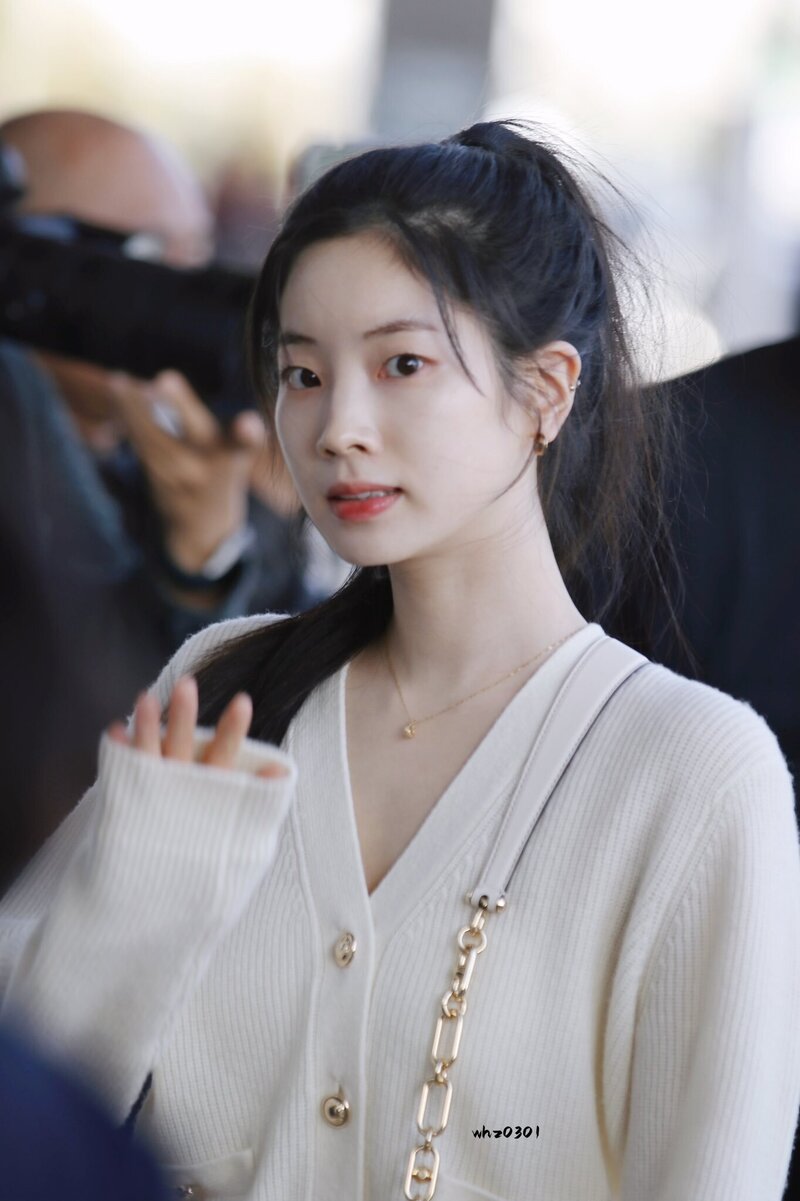 231006 TWICE Dahyun - GMP Airport documents 2