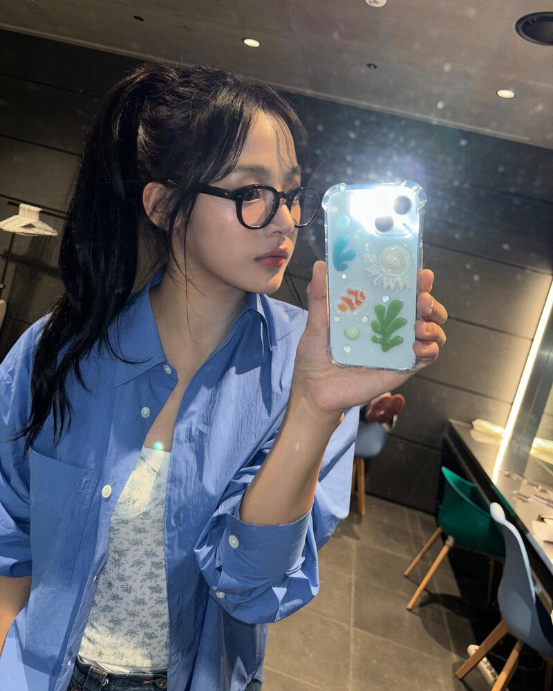 240710 NewJeans Minji Instagram Update documents 1