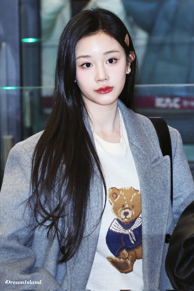 241226 BABYMONSTER Pharita at Gimpo International Airport documents 7