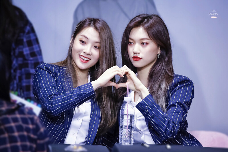 180310 Weki Meki at Seocho 'Lucky' Fansign documents 1