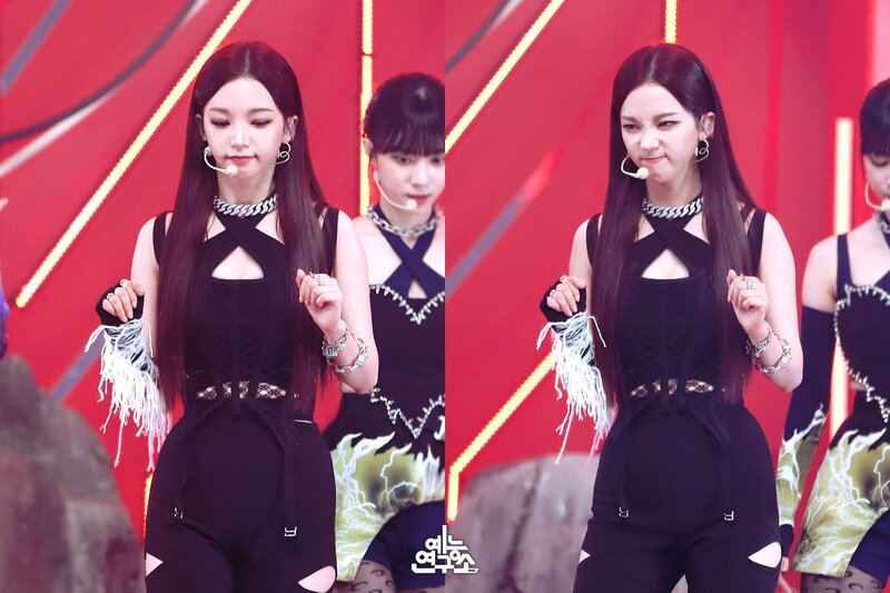 211016 aespa - 'Savage' at Music Core documents 2