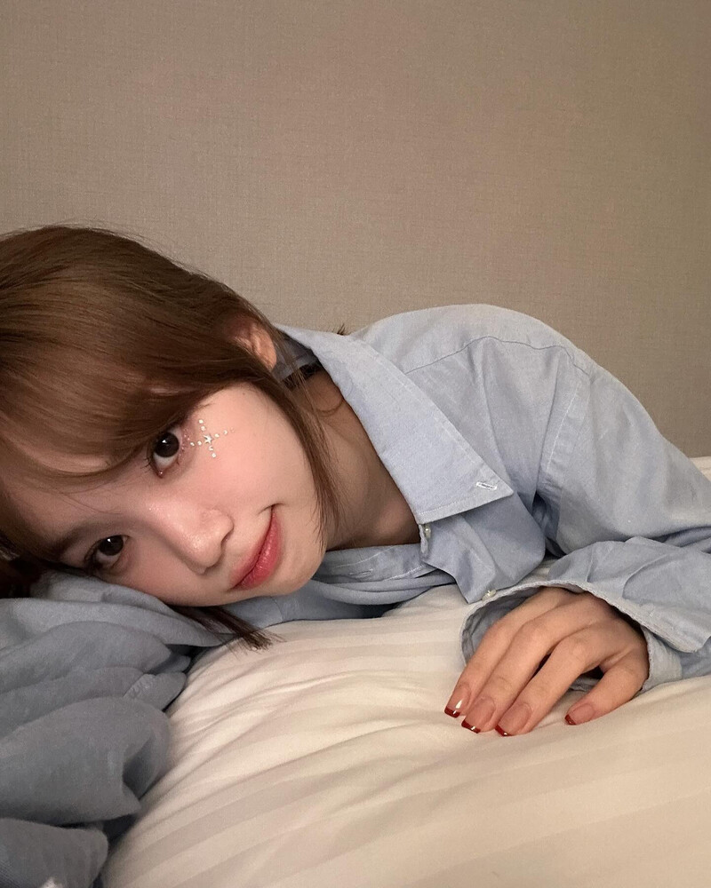 231121 - CHAEWON Instagram Update documents 1