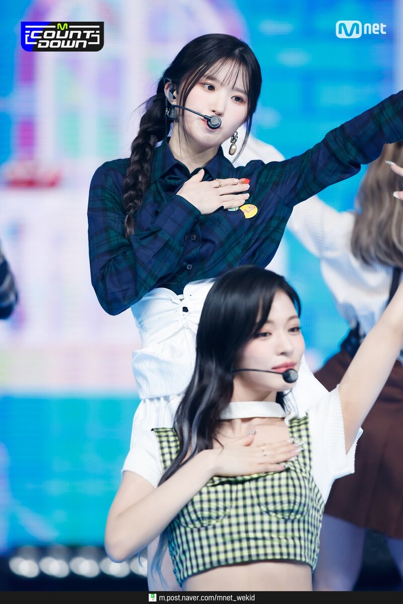 210909 fromis_9 - 'Talk & Talk' at M Countdown documents 16