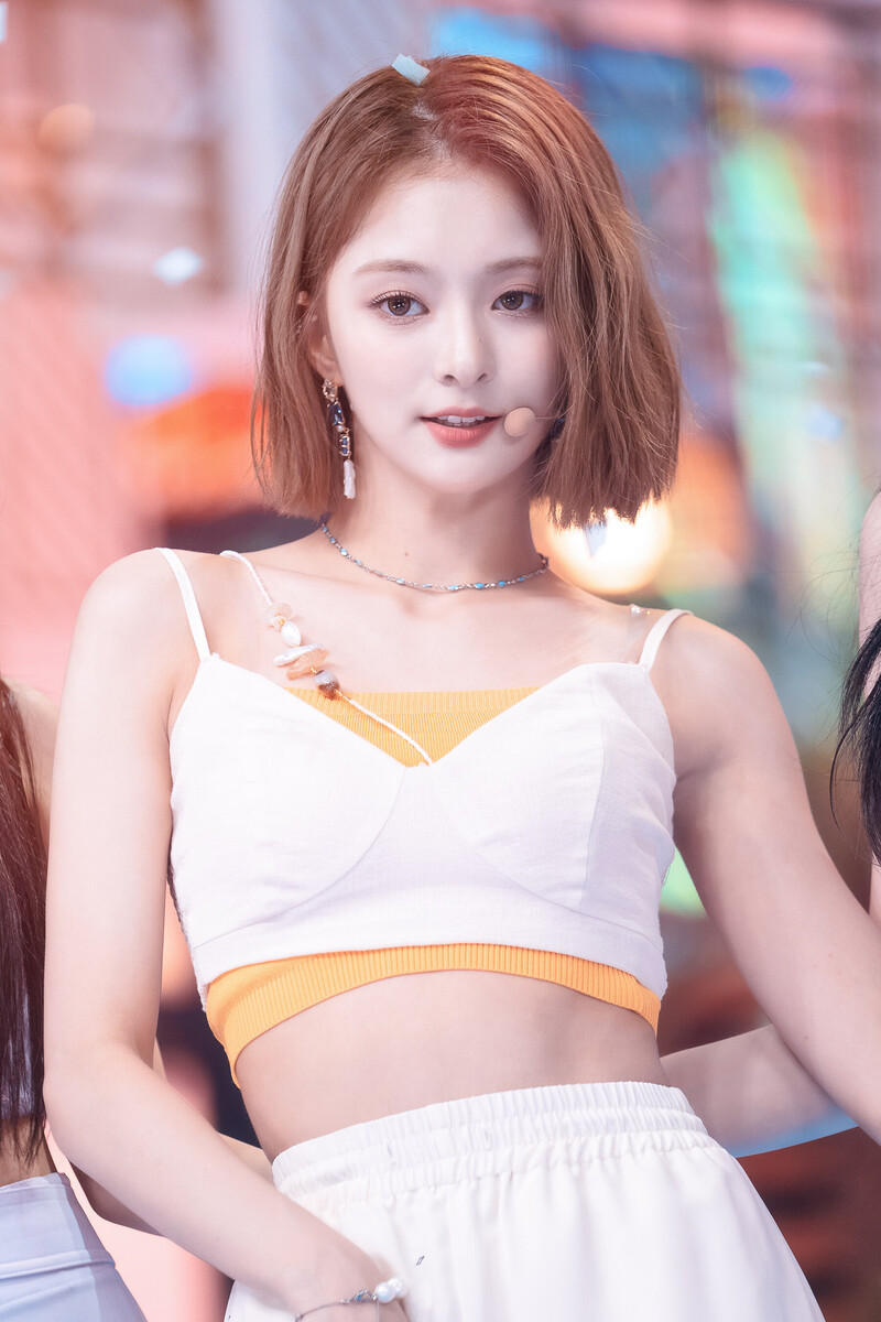 220703 fromis_9 Nagyung - 'Stay This Way' at Inkigayo documents 13