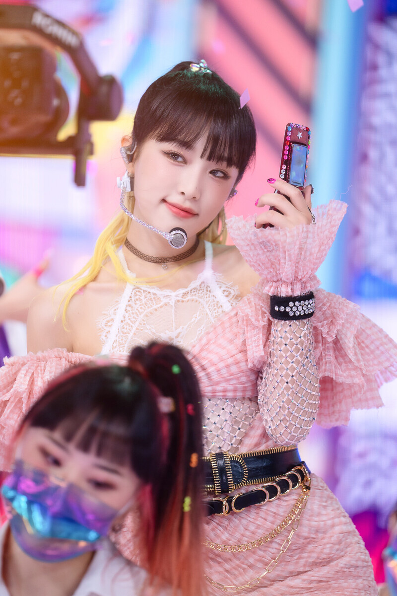 220807 YENA - 'SMARTPHONE' at Inkigayo documents 1