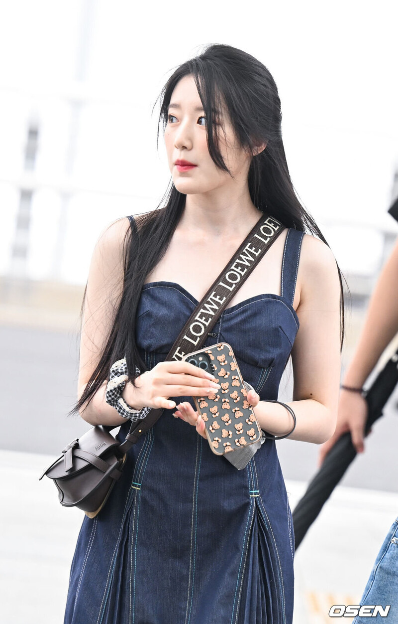 220819 (G)I-DLE Shuhua Incheon Airport Departure documents 10