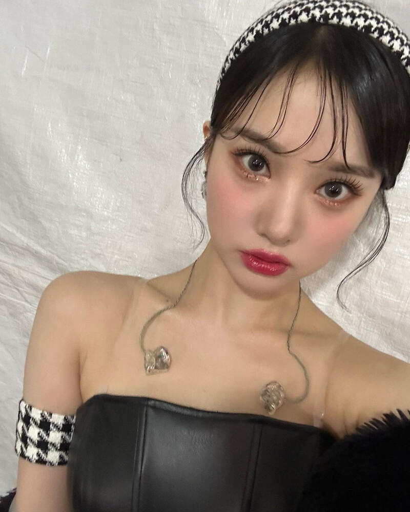 221018 VIVIZ Eunha Instagram Update documents 4