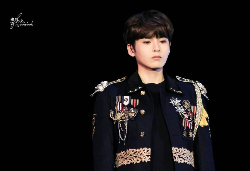 150301 Super Junior Ryeowook at SS6 in Macau documents 1