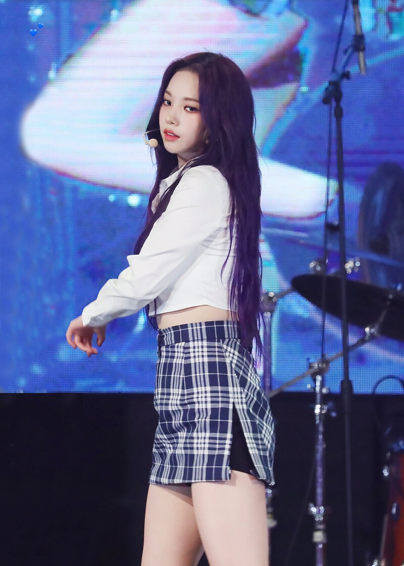 220526 AESPA'S Karina at Korea University Festival documents 7