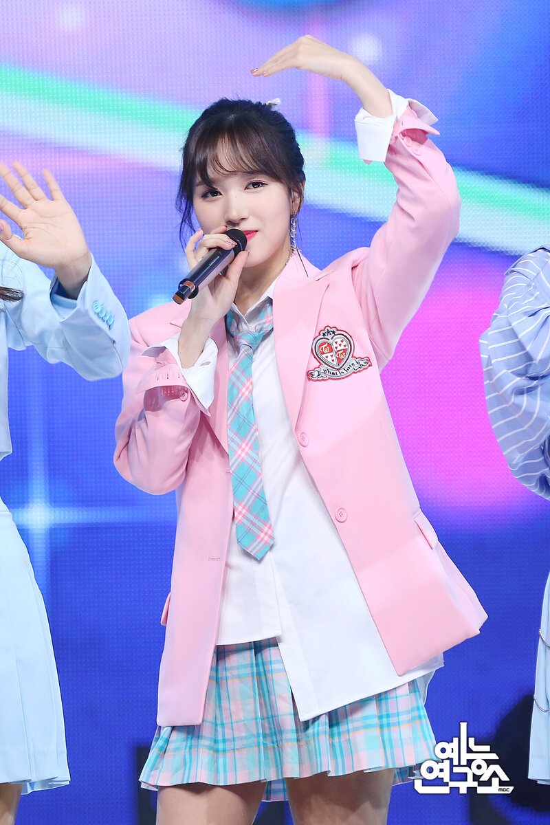 180428 TWICE Mina - 'What is Love?' at Music Core documents 2