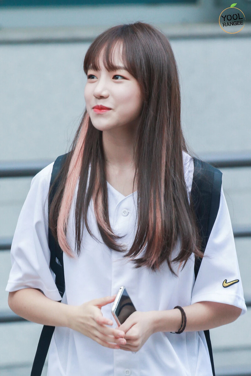 180805 IZ*ONE Yuri documents 18