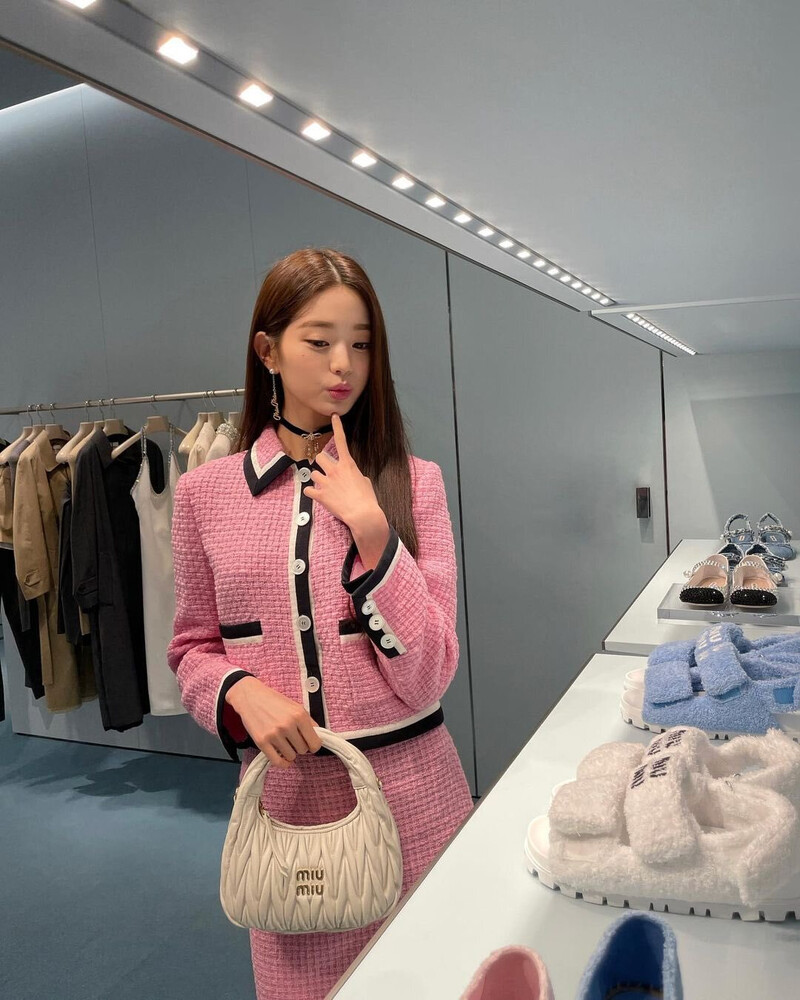 220519 Wonyoung Instagram Update - Wonyoung at MiuMiu Pop-Up Store documents 2