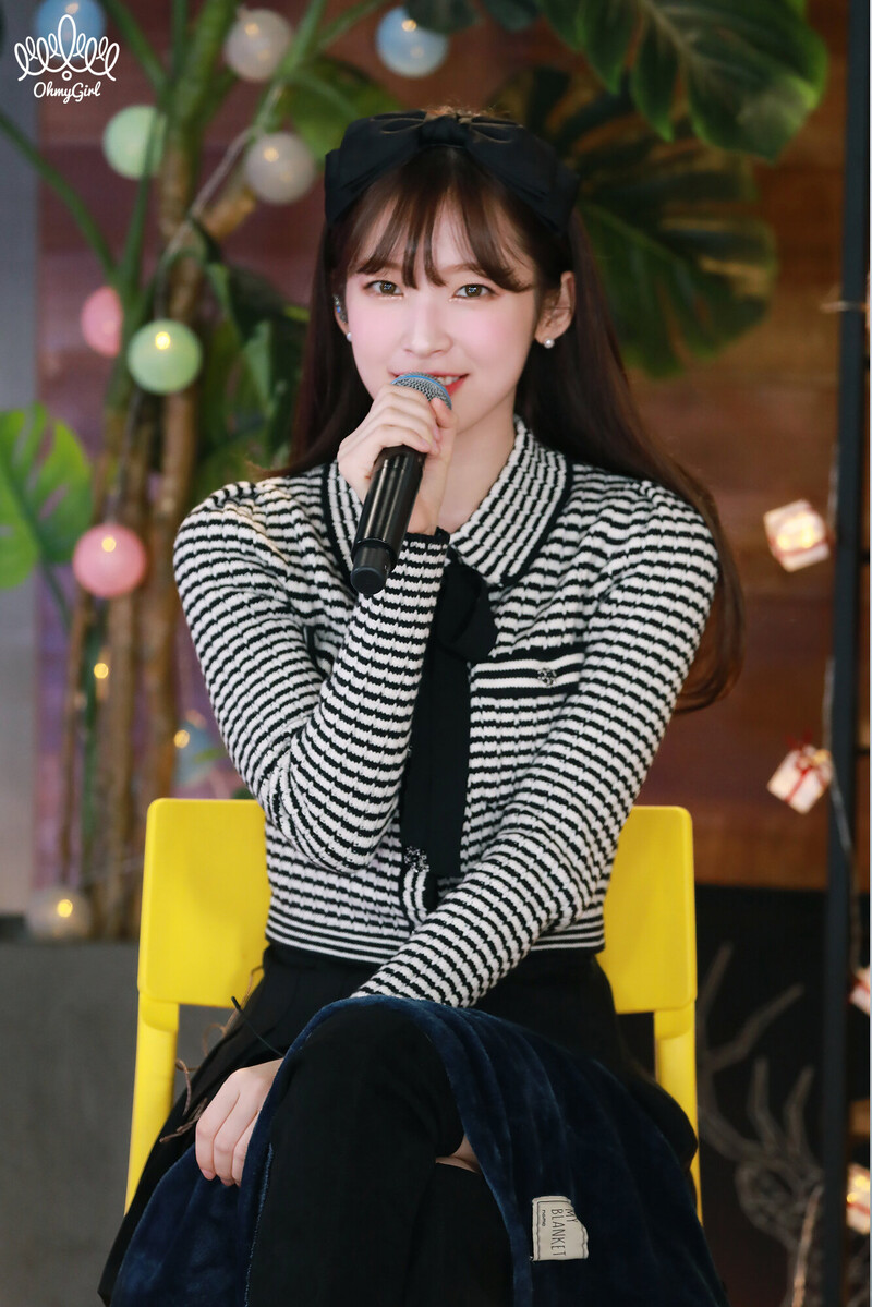 220618 OH MY GIRL Cafe - Happy Arin Day documents 8
