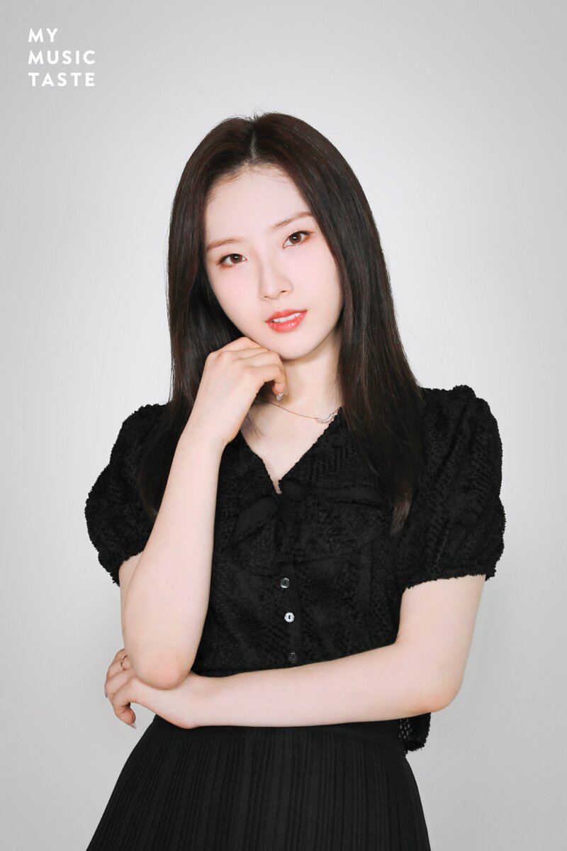 LOONA ON WAVE [&] Promotion Photos by MyMusicTaste documents 12