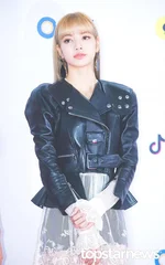 BLACKPINK's Lisa at 2018 SBS Gayo Daejun Red Carpet | 181225