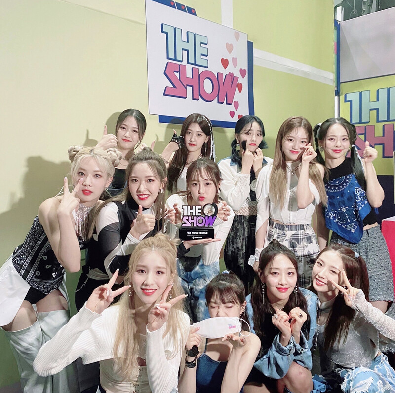 210706 The Show Twitter Update - LOONA | Kpopping