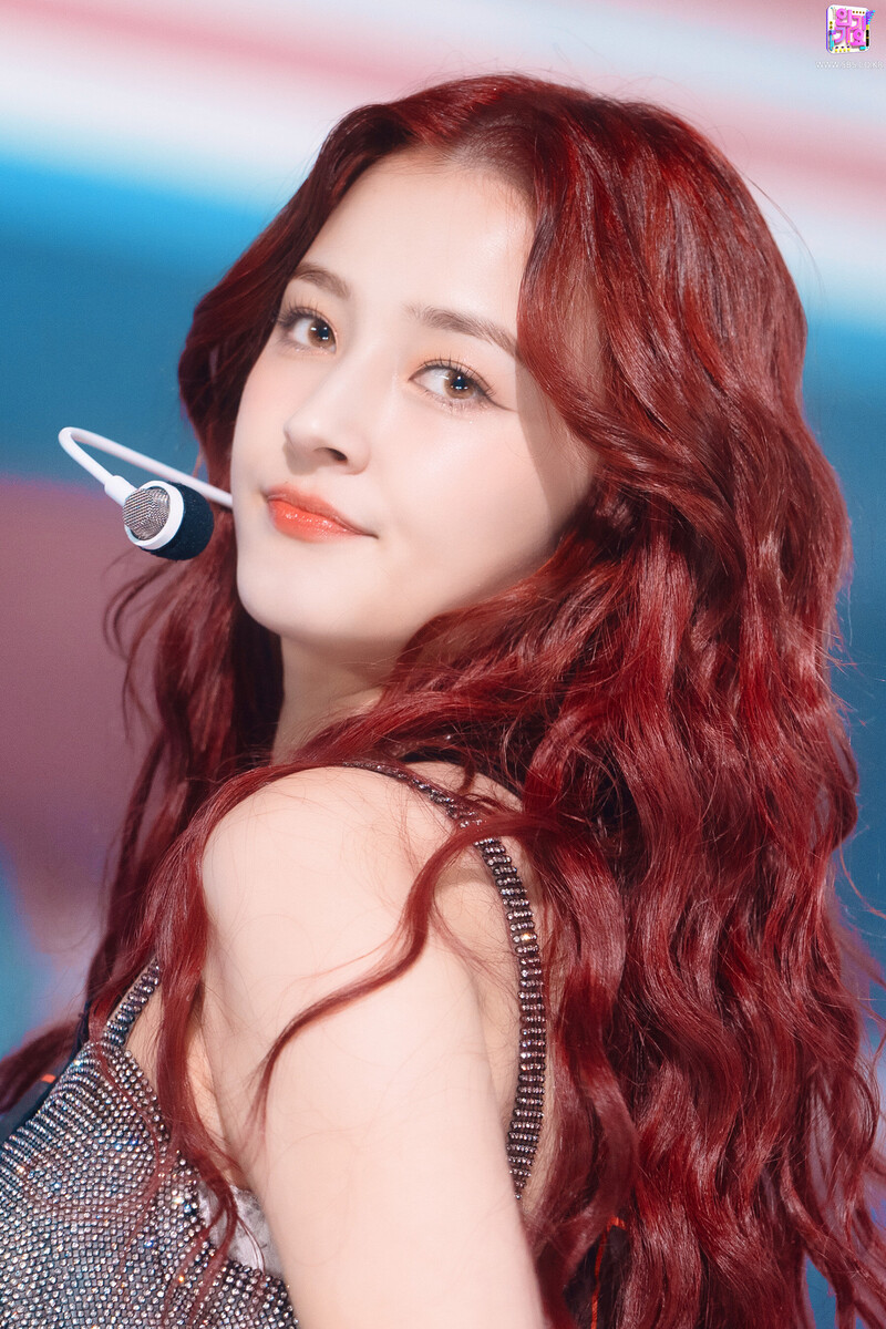 220116 MOMOLAND Nancy - 'Yummy Yummy Love' at Inkigayo documents 6