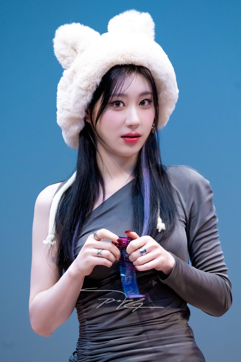 240119 ITZY Chaeryeong - SOUNDWAVE Fansign Event documents 6