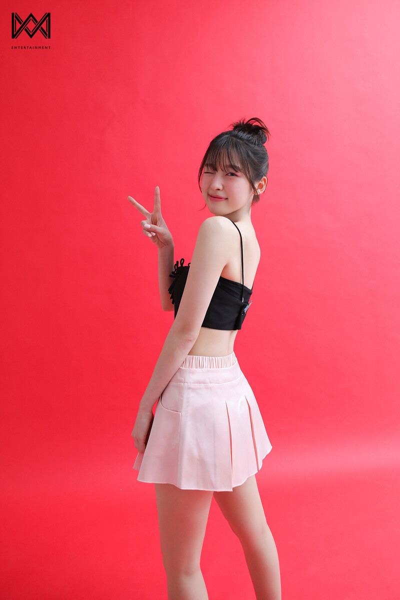 240520 WM Entertainment Naver Post with Arin - Singles Magazine Behind the Scenes documents 11