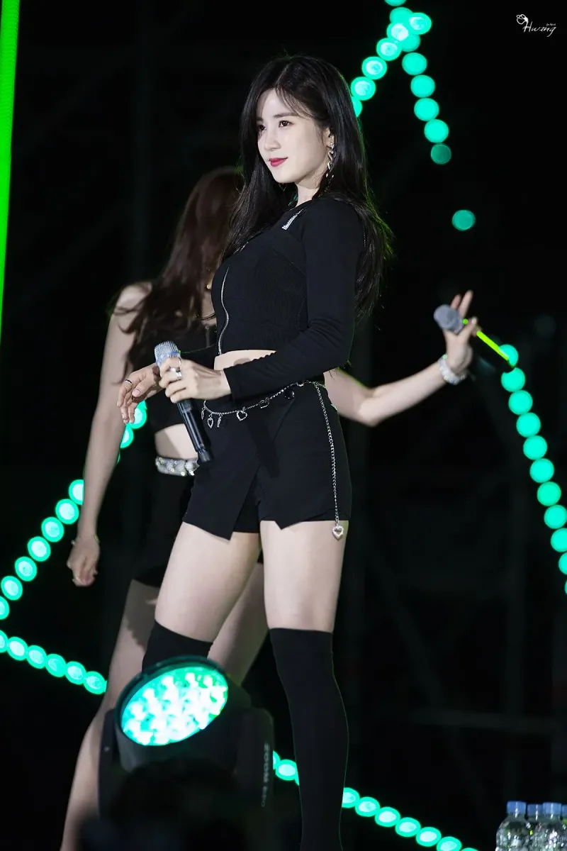 Chorong974.jpg