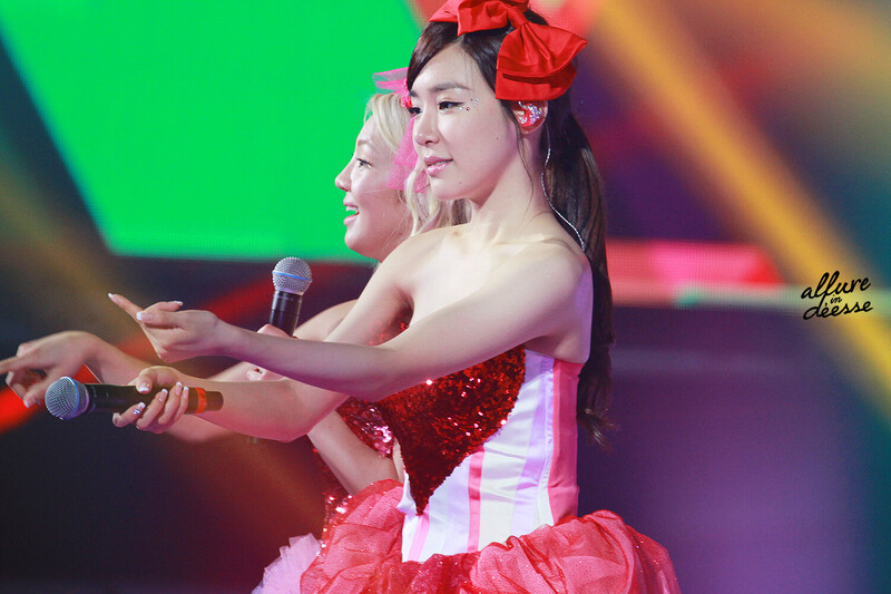 130720-130721 Girls' Generation Tiffany at Girls & Peace in Taiwan documents 6