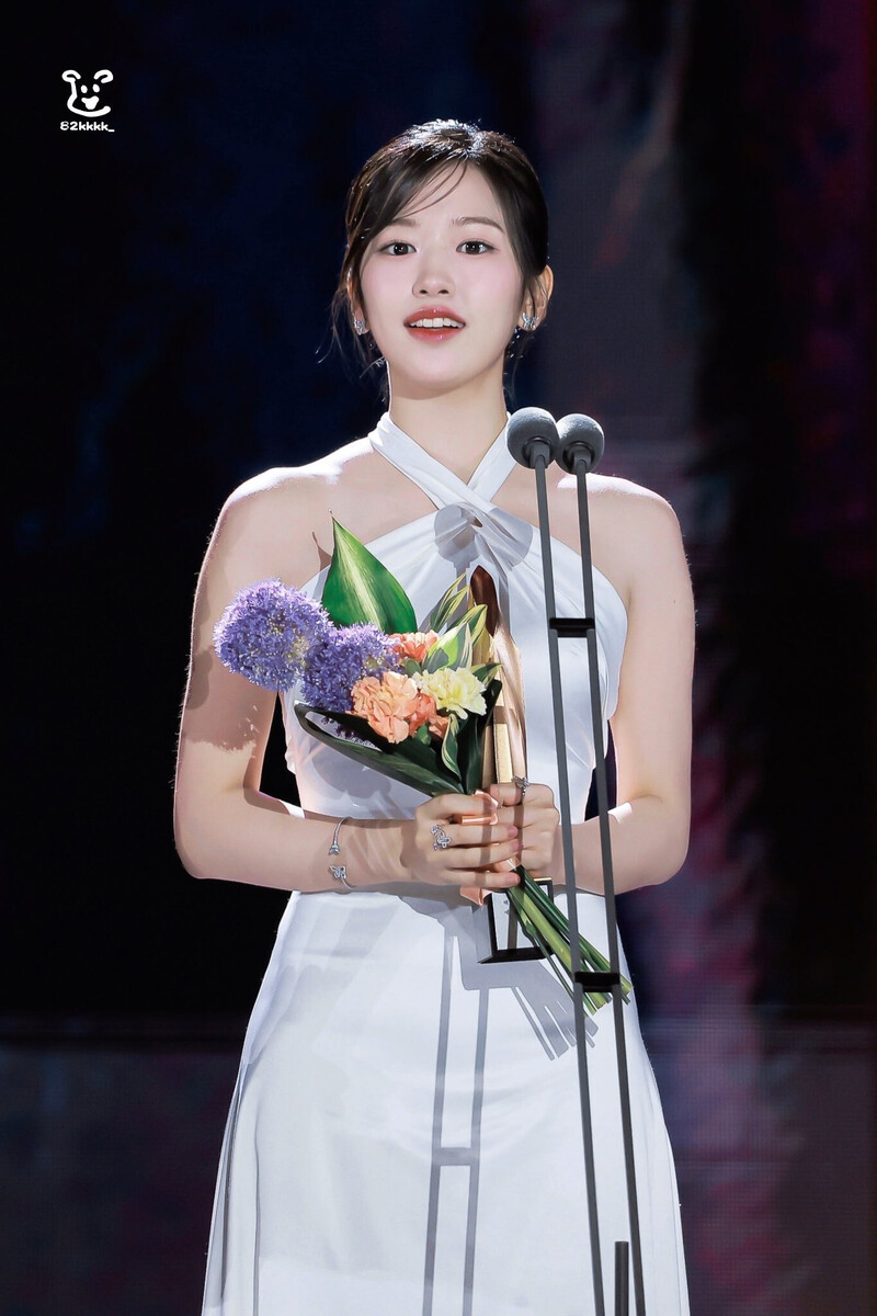 240507 IVE An Yujin - Baeksang Arts Awards 2024 documents 4