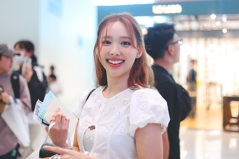 240531 TWICE Nayeon - ICN Airport documents 2