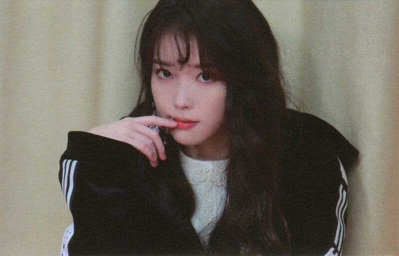 IU - 2018 Season's Greetings [SCANS] documents 6