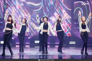 200213 Rocket Punch - "So Solo" + "Bouncy" at M Countdown official photos