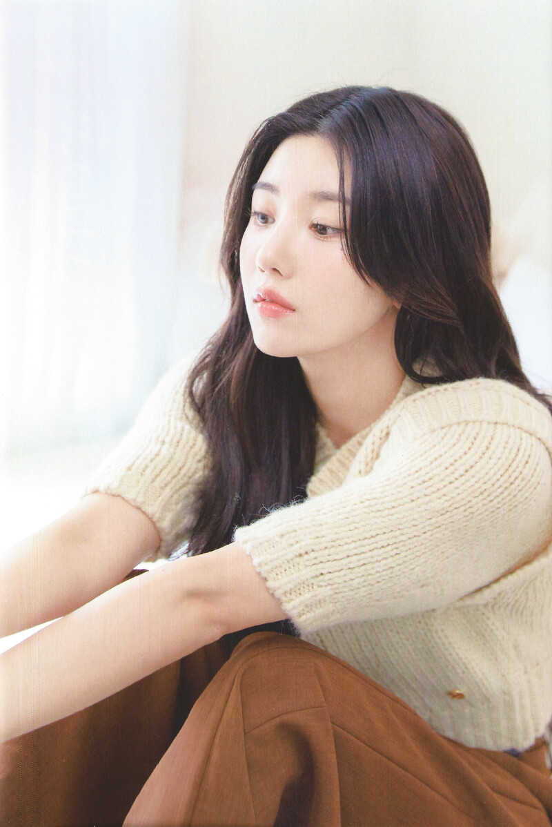 Kwon Eunbi 2022 Season's Greetings (Scans) documents 9