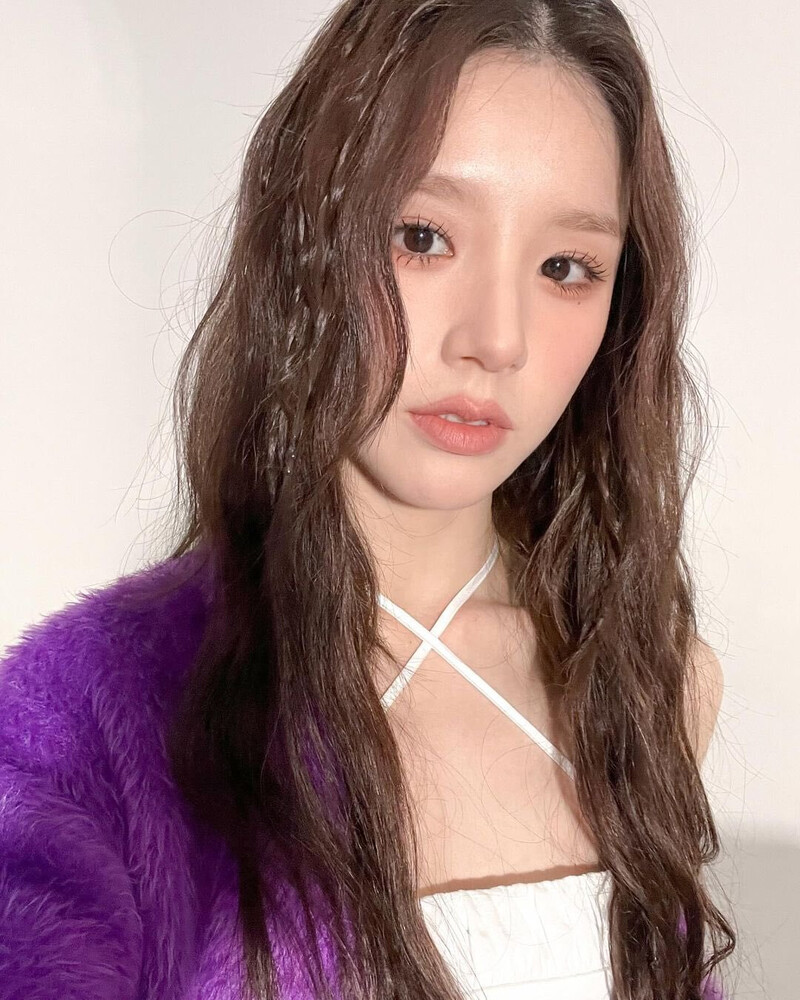 231031 ARTMS + Heejin Instagram Update (@kr_pr2ncess) documents 5