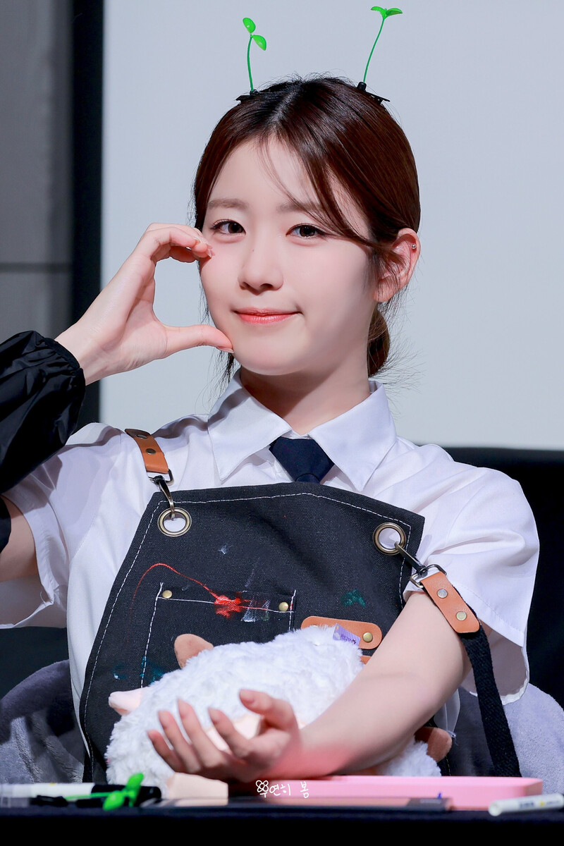 240830 WOOAH - WOOYEON at fansign event documents 2