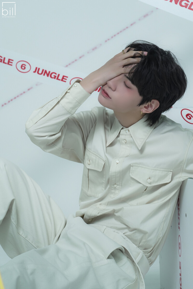 240507 - Naver - Jinhyuk Jungle Behind Photos documents 2