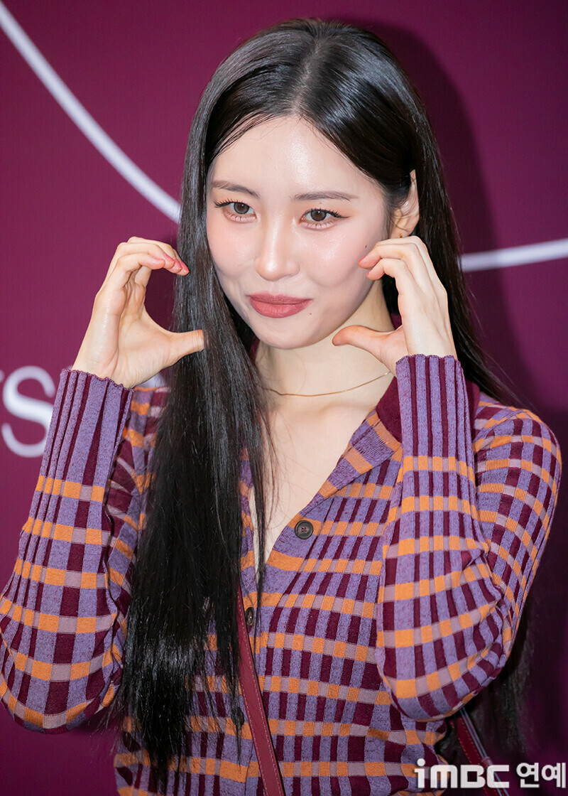 241024 Sunmi at Maison Kitsuné 2024 Autumn-Winter Collection documents 17