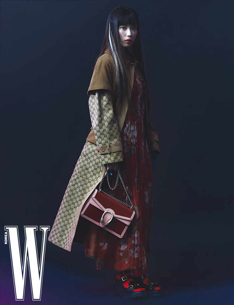 IU for W Korea Magazine April 2021 Issue documents 5