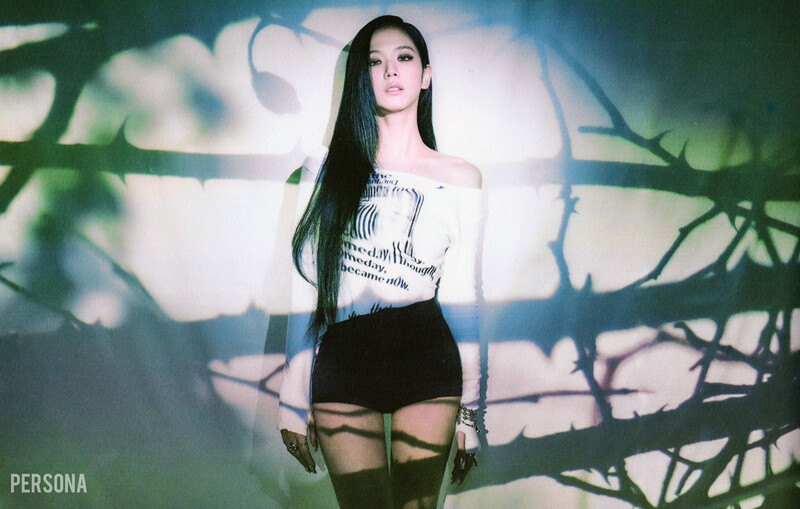 JISOO SOLO ALBUM 'ME' PHOTOBOOK SCANS documents 2