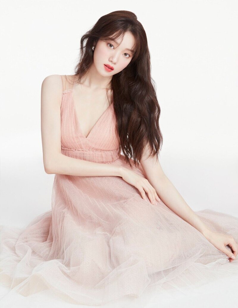 Lee Sung Kyung for Cosmopolitan Korea March 2020 Issue documents 9