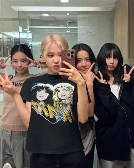 240810 - ROSÈ Instagram Update with BLACKPINK