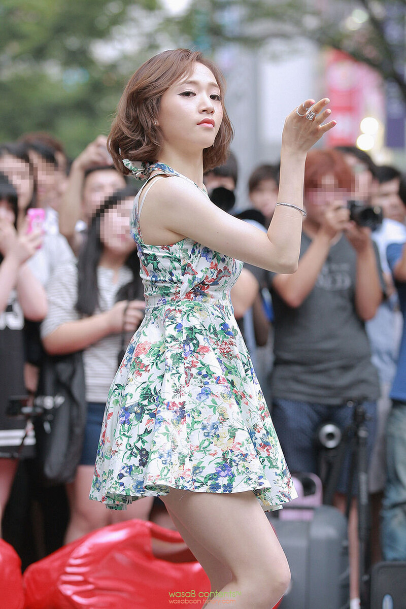 140807 Ladies' Code Sojung at Myeongdong Guerrilla Concert documents 6