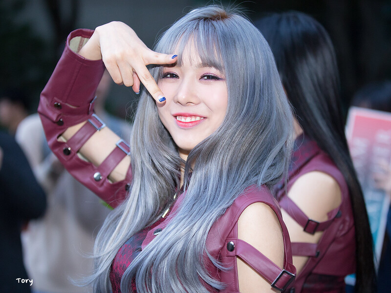 180518 Dreamcatcher Yoohyeon - Fansign Event documents 1