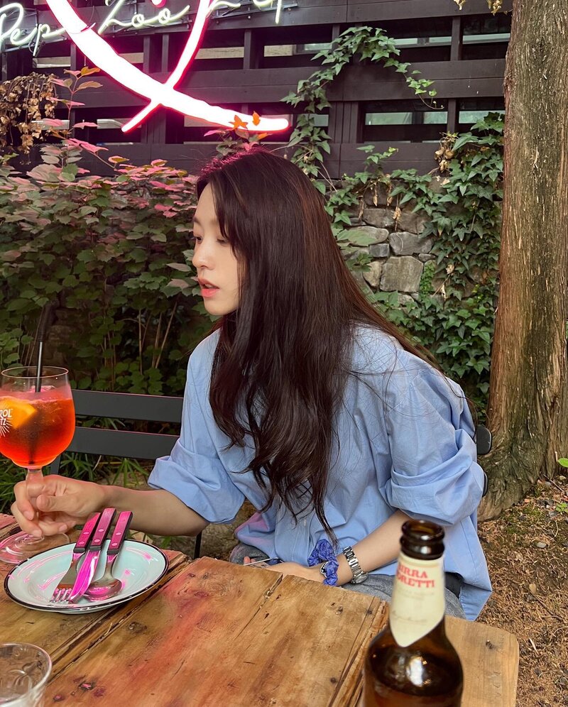 220620 AOA Seolhyun Instagram Update documents 3