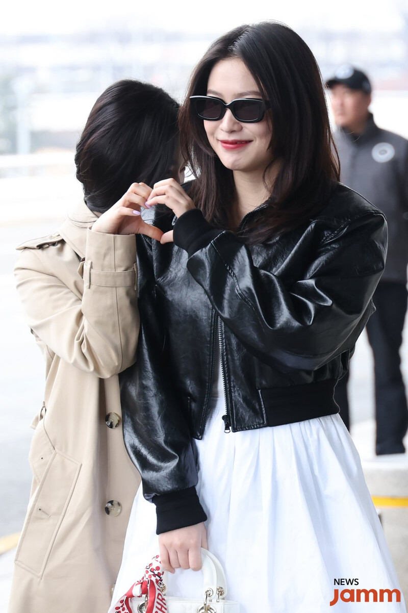 240220 Red Velvet Irene & Yeri - GMP Airport documents 2