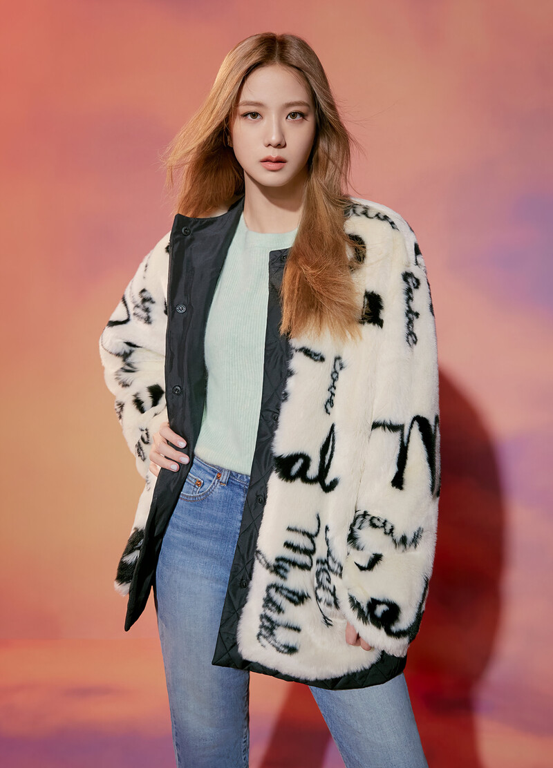 BLACKPINK Jisoo for IT MICHAA 2021 Winter 'Fly To The Sky' Collection documents 9