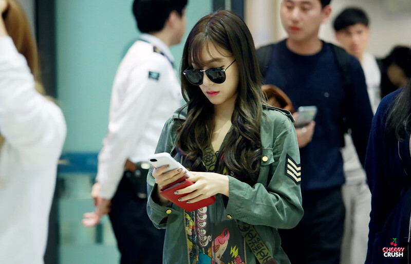 150413 Girls' Generation Tiffany at Incheon Airport | kpopping