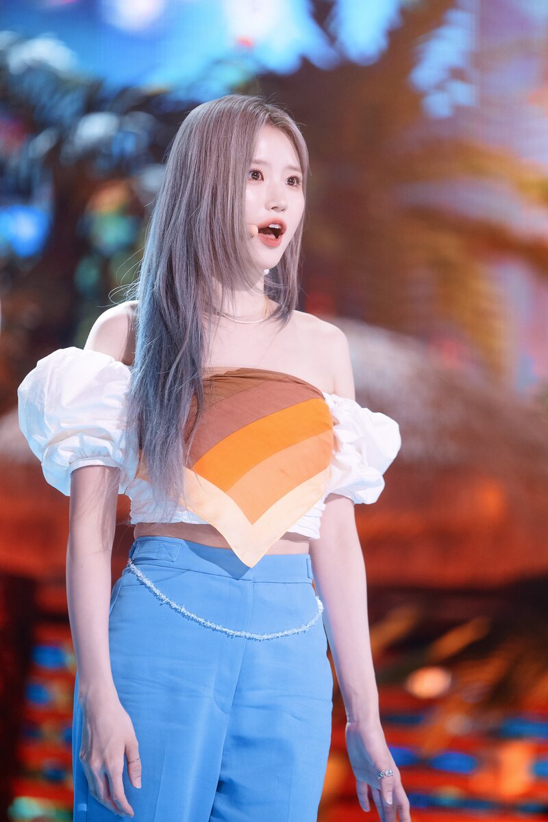 220703 fromis_9 Hayoung - 'Stay This Way' at Inkigayo documents 17
