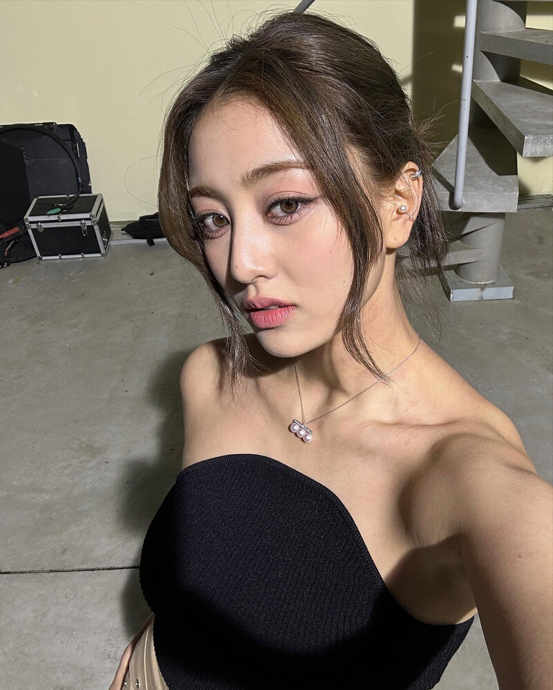 230810 - JIHYO Instagram Update documents 1