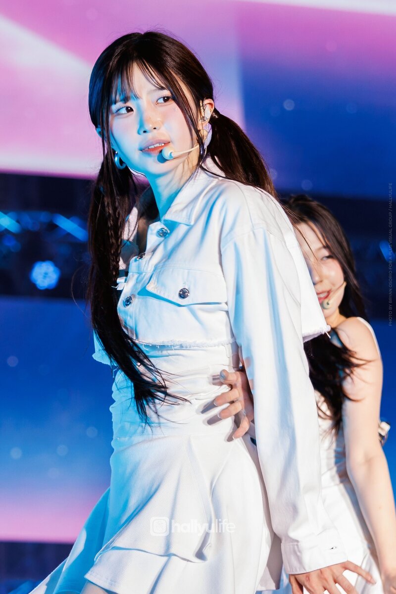 240511 fromis_9 Hayoung - KWAVE Music Festival in Manila documents 1