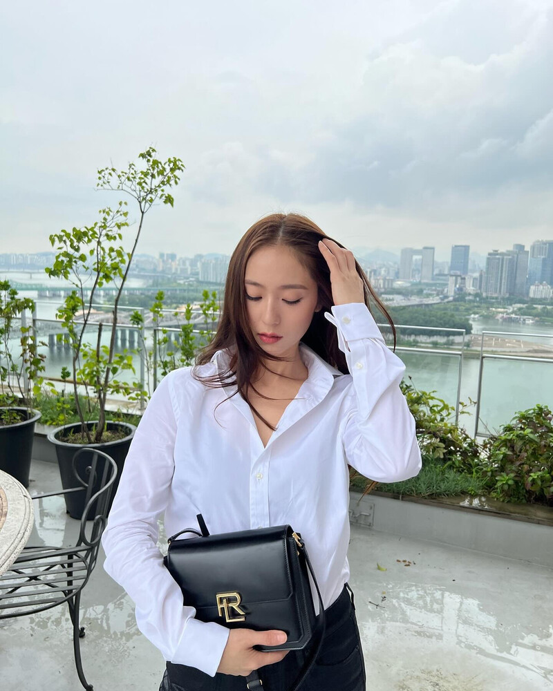 240628 Krystal Instagram Update documents 3