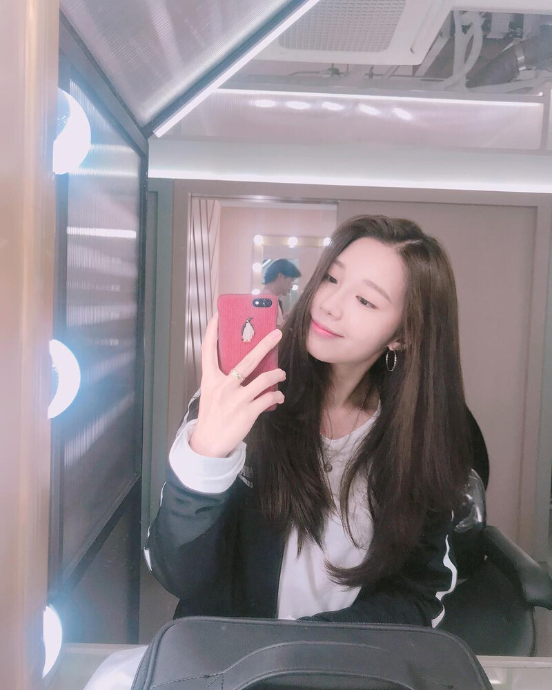 180419 Apink EUNJI instagram update documents 1