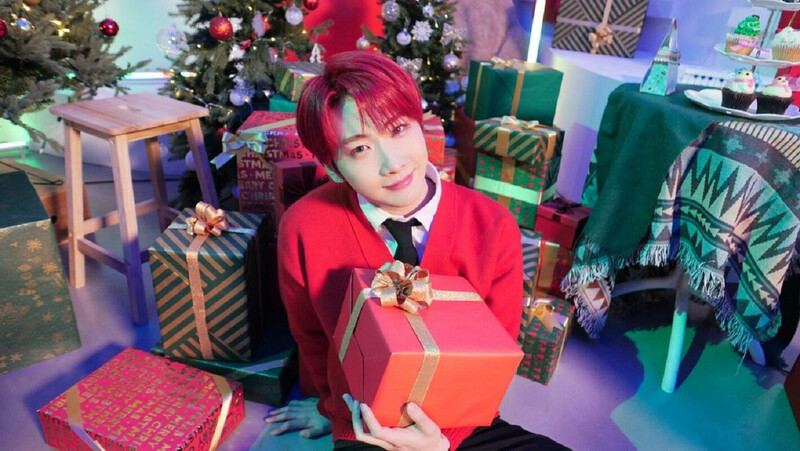 20221225 - DIY Single Christmas Day Concept Photos documents 6